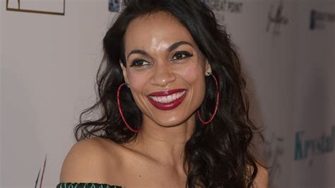 Rosario Dawson Shares Completely Nude NSFW Photo, Video。